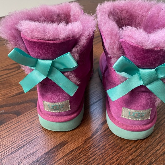 UGG Shoes Girls Uggs In Hot Pink With Teal Accent Bows Girls